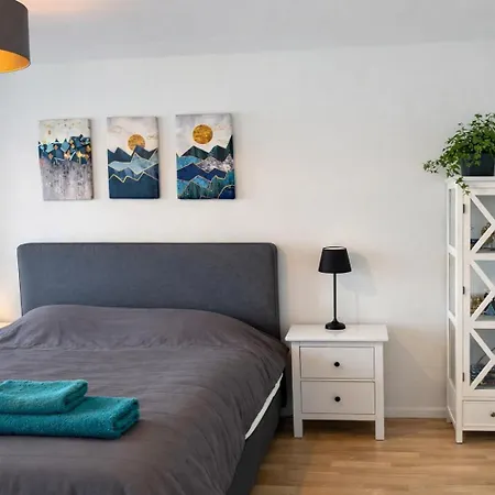Apartament Modern, Bright 2 Bedroom With Great Views *